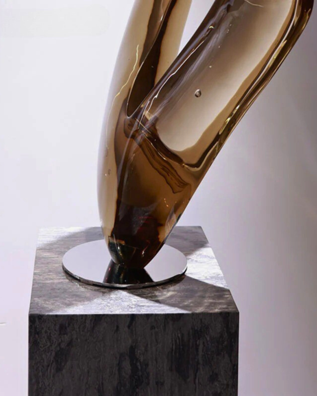 Luxury Acrylic Crystal Twist Sculpture