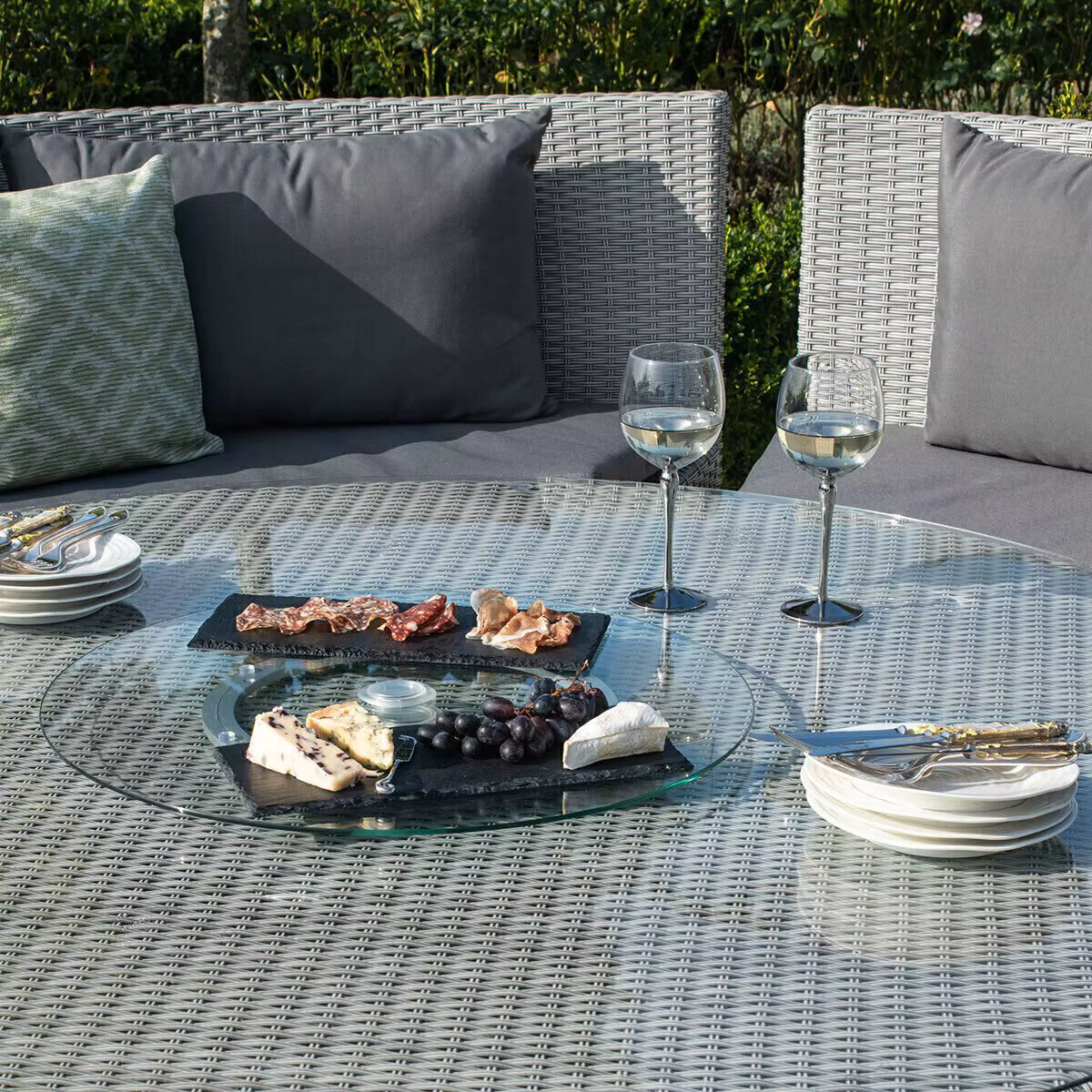 Luxury Circular Sofa Outdoor Rattan Dining Set