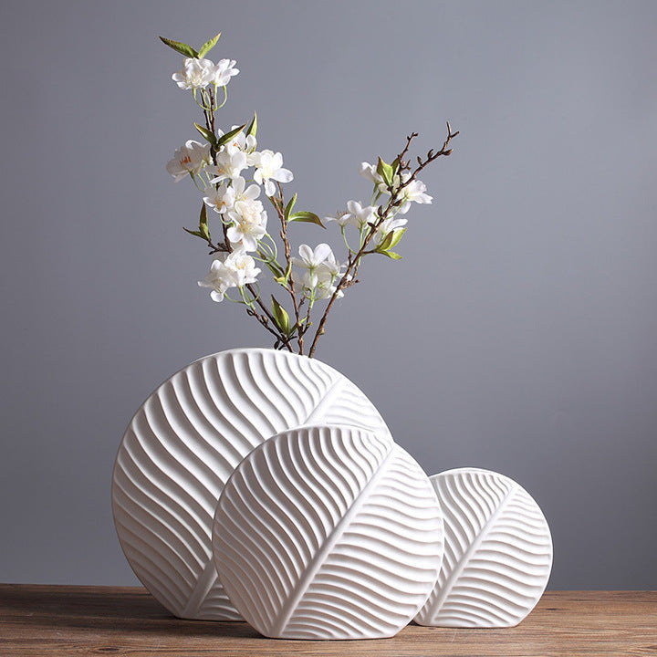 Wholesale Nordic Modern White Matte Leaf Vase for Home Decor Dry Flower Art Porcelain Decoration for Home Ceramic Vase